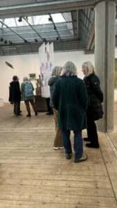 Kunstnere fra Kvindelig kunstnersamfund mødes på Filosofgangen i Odense